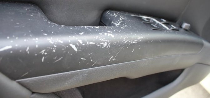 чем покрасить пластик чтобы краска не слезла